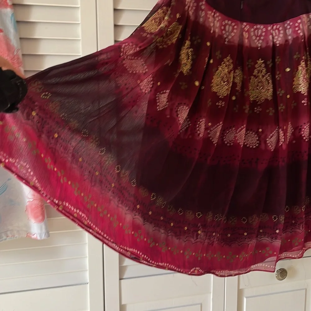 K Petite Burgundy/Green Sparkly Gold Lined Skirt - Picture 5 of 7